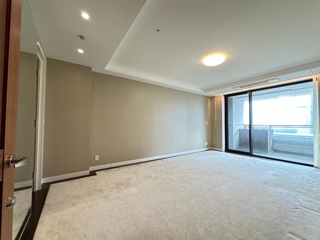 ARK Hills Sengokuyama Residence — photo 3