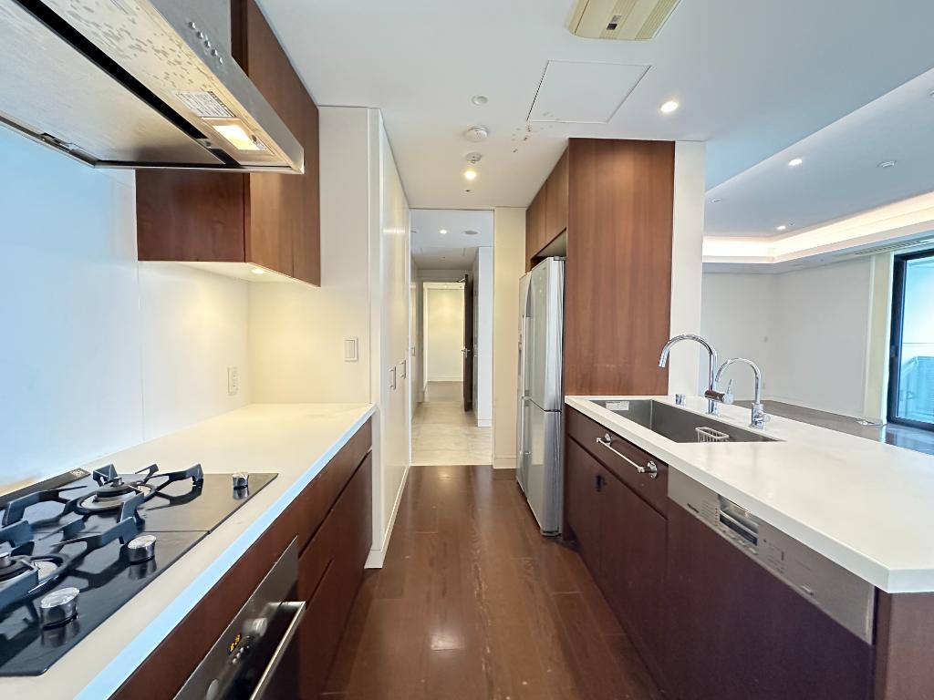 ARK Hills Sengokuyama Residence — photo 7